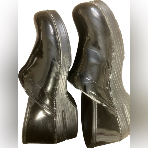 Dansko Professional Patent Leather Black Slip On Clogs Womens Eu 40 US 9.5 / 10 - Picture 6 of 13
